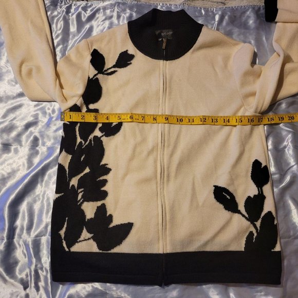 St. John 100% Wool Beige/Black Floral Full Zip Car - Picture 6 of 7